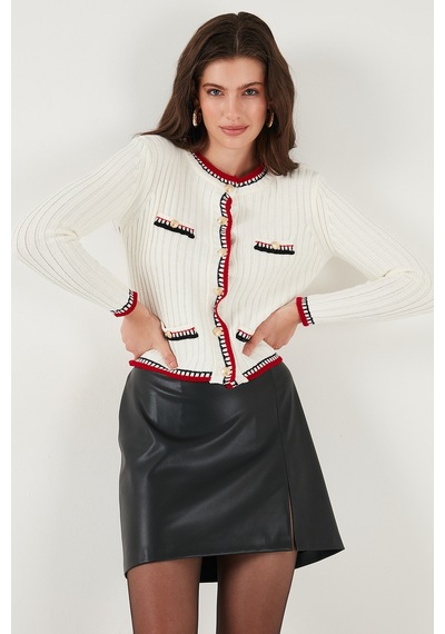 Lela Premium Regular Fit Bisiklet Yaka Renk Bloklu Düğmeli Crop Bayan Hırka 680Hi00550 Ekru