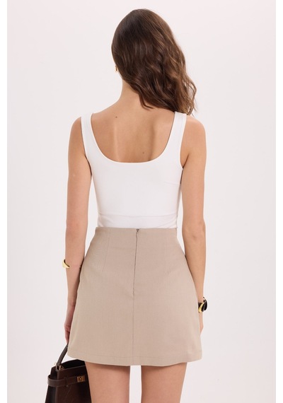 Tudors Kadın Slim Fit Dar Kesim Askılı Kare Yaka Sırtı Açık Sandy Kumaş Çıtçıtlı Beyaz Body-51245