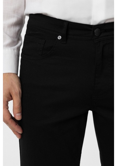 Süvari Siyah Slim Fit 5 Cep Kalıp Armürlü Kanvas Pantolon-35421 Siyah Süvari Siyah Slim Fit 5 Cep Kalıp Armürlü Kanvas Pantolon-35421 Siyah