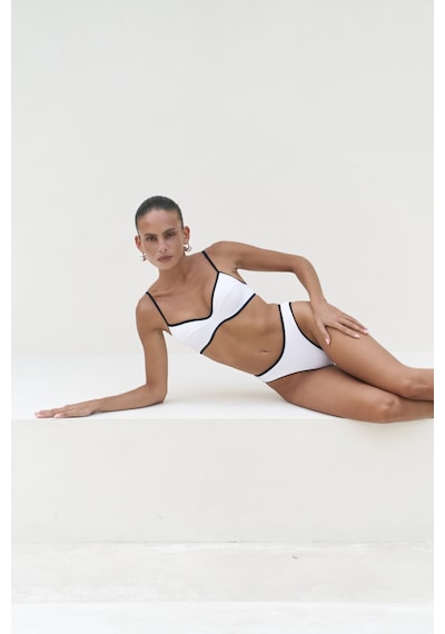 Mai Collection Mai Studios Co. Laili Kontrast Şerit Detaylı Beyaz Bikini Üstü Beyaz