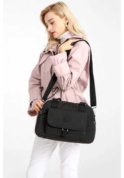 Smart Bags Orta Boy Çok Cepli Su Geçirmez Hafif Krınkıl Kumaş Kadın Omuz Çantası Siyah