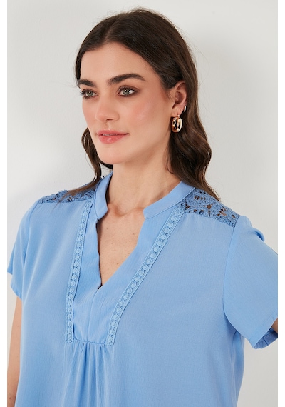 Lela Güpür Detaylı % 100 Pamuk Regular Fit V Yaka Bayan Bluz 611Bz0286 Bebe Mavi