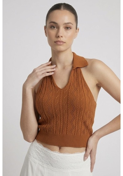 Neden Tekstil Kadın Polo Yaka Sırt Dekolteli Crop Bluz - Camel