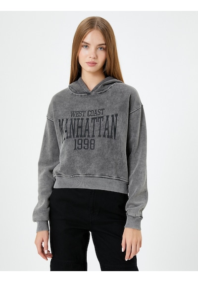 Koton Soluk Efektli Kapşonlu Crop Sweatshirt Kolej Temalı Baskılı Antrasit 4wal10679ık Antrasit Koton Soluk Efektli Kapşonlu Crop Sweatshirt Kolej Temalı Baskılı Antrasit 4wal10679ık Antrasit