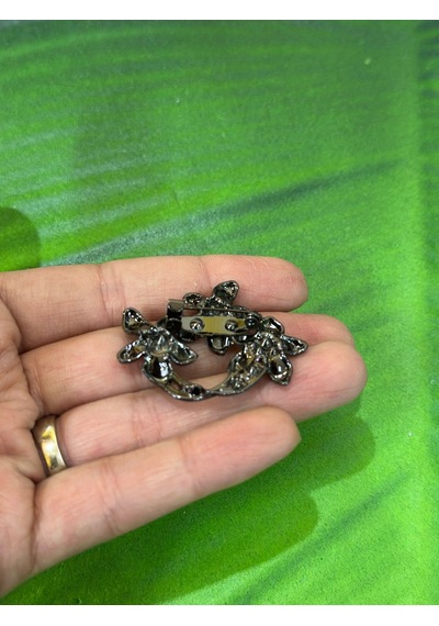 Çiçekli Boncuklu Broş Yaka İğnesi Giyim Aksesuarı 3 x 3 CM Füme