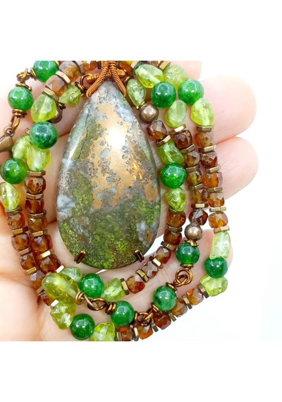 2691 Chalcopyrit Hossanite Garnet Zebercet Fuchsite El Yapımı Kolye Çok renkli
