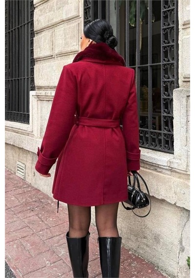 Neşeli Butik Kadın Cep Detaylı Kuşaklı Yaka Kürklü Kısa Kaşe Kaban Nbstr1019 Bordo