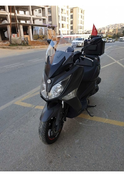 Motocam Sym Joymax 250 İ Ön Cam 2015-2016 Model 65cm Şeffaf Renkli 4mm Aparatsız