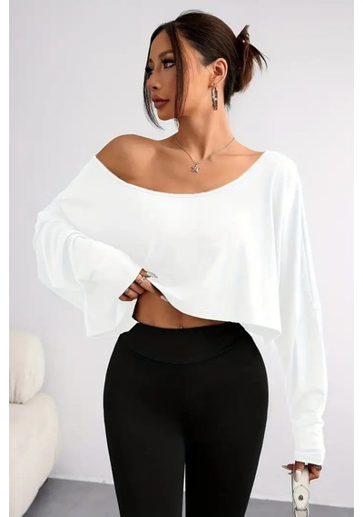 Kadın Düşük Omuz Kayık Yaka Oversize Uzun Kollu Crop T-shirt Beyaz