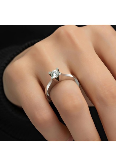 4 Tırnaklı Swarovski Taşlı 925 Gümüş Tektaş Yüzük