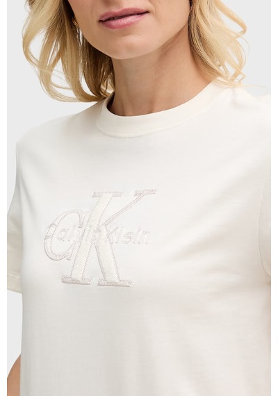 Calvin Klein % 100 Pamuk Regular Fit Logolu T Shirt Lv047g829gyas Bayan T Shirt Lv047g829g Yas Krem