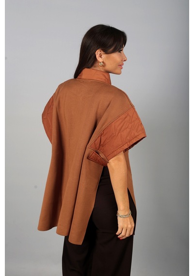 By Saygı Kadın Kapütone Detaylı Önü Fermuarlı Cepli Büyük Beden Oversize Panço Yelek Camel