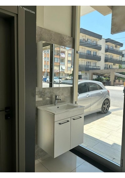 Banyo Dolabı Lavabolu Aynalı 65 Cm