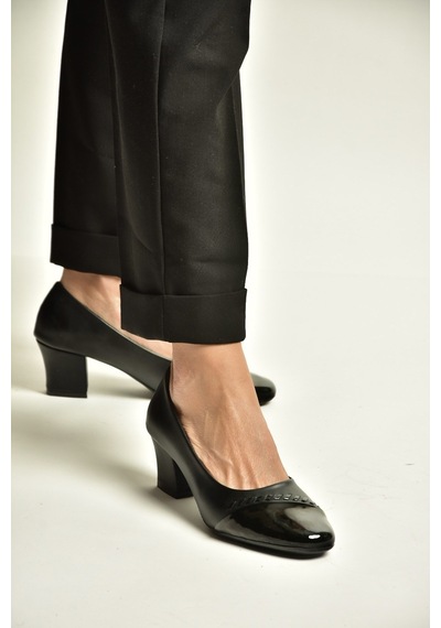 Fox Shoes Z820050609 Siyah Kalın Topuklu Kadın Ayakkabı