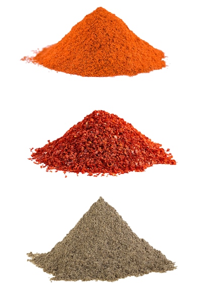 İpek Değirmen Toz Karabiber Acı Toz Biber Süs Biber Süper Acı Baharat Set 3 x 100 G