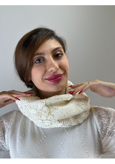 Gönülden Tasarım Altın Varaklı Ekru Örgü Desenli Unisex Boyunluk 55x30 Cm Renkli