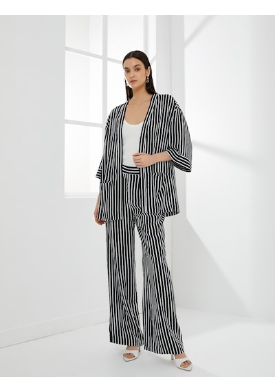 Koton Viskon Kimono Yarım Kollu Cep Detaylı Siyah Çizgili 4sak50080uw 4SAK50080UW9S9 Siyah Koton Viskon Kimono Yarım Kollu Cep Detaylı Siyah Çizgili 4sak50080uw 4SAK50080UW9S9 Siyah