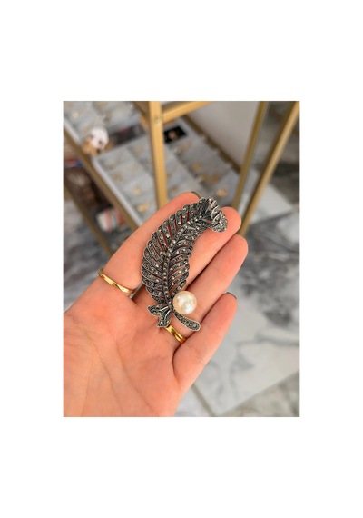 Yaprak Model Siyah İnci Ve Taş Detaylı Broş