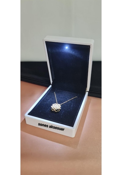 Işıklı Kutulu Yonca Çelik Kolye 054 Gold