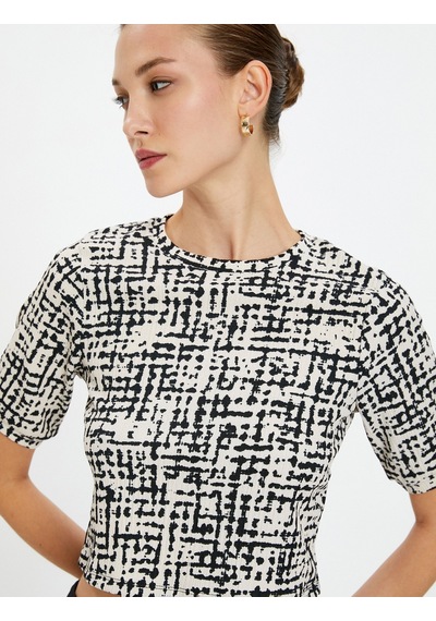 Koton Crop Tişört Kısa Kollu Bisiklet Yaka Siyah Desenli 4wak50212ek 4WAK50212EK9D9 Siyah