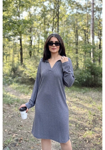 WeShaya Kadın Koyu Gri Polo Yaka, Kendinden Desenli, Basic Kalıp, Uzun Kollu Midi Triko Elbise Gri