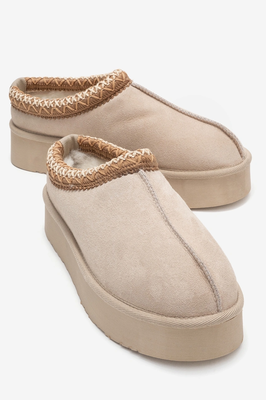 Luvishoes Luvi Shoes Avelıa Bej Süet Hakiki Deri Dikişli Kadın Kalın Tabanlı Kışlık Terlik Bej Luvishoes Luvi Shoes Avelıa Bej Süet Hakiki Deri Dikişli Kadın Kalın Tabanlı Kışlık Terlik Bej