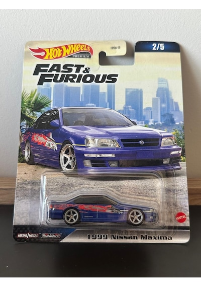 Hot Wheels 1999 Nissan Maxima Premium Mavi
