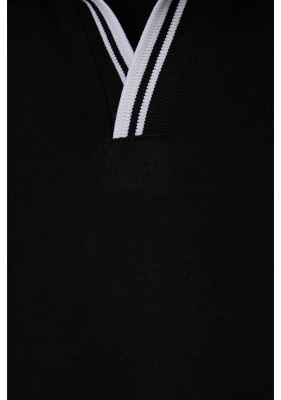 Tudors Erkek Slim Fit Dar Kesim %100 Pamuklu Çizgili Detaylı V Yaka Siyah Polo Yaka Tişört-51594 Tudors Erkek Slim Fit Dar Kesim %100 Pamuklu Çizgili Detaylı V Yaka Siyah Polo Yaka Tişört-51594