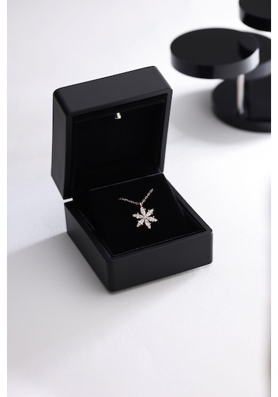 925 Ayar Gümüş Işıklı Kutuda Beyaz Taşlı Lotus Kamelya Çiçeği Kolye Rose Gold