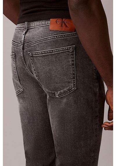 Calvin Klein Erkek Slim Taper Hearst Dar Paça Jean Pantolon - Gri Hearst Grey