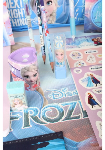 Dekomus Lisanslı Elsa Frozen Ice Glow Colleciton 32 Parça Full Kırtasiye Seti Kalem Çantası,saplı Klasör,beslenme Kabı,matara Altın Dekomus Lisanslı Elsa Frozen Ice Glow Colleciton 32 Parça Full Kırtasiye Seti Kalem Çantası,saplı Klasör,beslenme Kabı,matara Altın