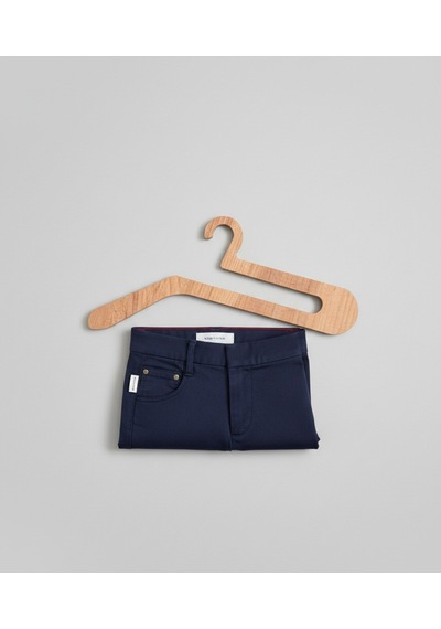 Minimalist Tasarım, Maksimum Düzen Modern Pantolon Askısı Ve Askı Kahverengi Kahverengi