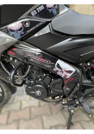 BAJAJ Pulsar NS 200 AKSESUAR MAŞA+YAN 3D KABARTMALI DAMLA STİCKER PUNİSHER
