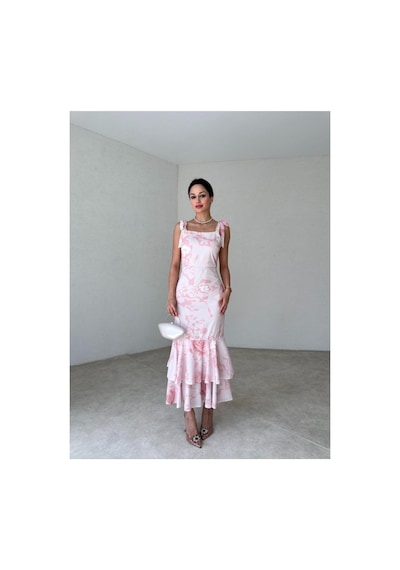 Rabia Çelik Kadın Pembe Çiçek Desenli Omuzları Bağlamalı Etek Ucu Fırfırlı Uzun Elbise Pembe Pembe Rabia Çelik Kadın Pembe Çiçek Desenli Omuzları Bağlamalı Etek Ucu Fırfırlı Uzun Elbise Pembe Pembe