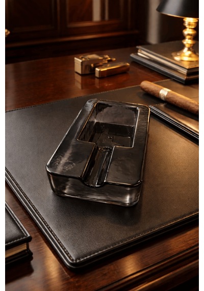 El Yapımı Cam Kabartma Detaylı Füme Puro Küllük - Ağır Cam Tasarım