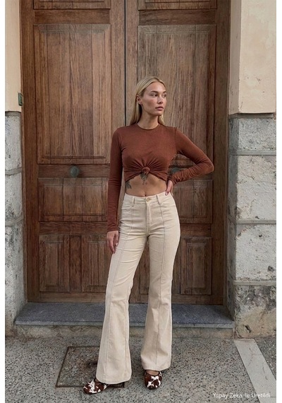 Kadın Bej Flare Fit Pürüzsüz Dokulu Esnek Velvet Kadife Kumaş Pantolon Ekru