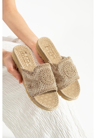 Moda Devrin Vizon Önü Açık Çift Renk Hasır Örgü Dış Mekan Ve Ev Terliği Moda Devrin Vizon Önü Açık Çift Renk Hasır Örgü Dış Mekan Ve Ev Terliği