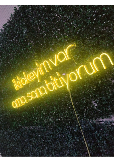 İki Okeyim Var Ama Sana Bitiyorum Yazılı Neon Led Tabela 80x35cm