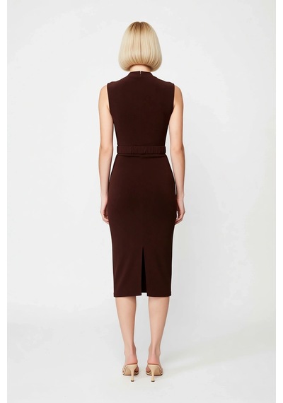 Benerly Kadın Kolsuz Dik Yaka Drape Detaylı Kemerli Midi Bodycon Esnek Ör Koyu Kahverengi