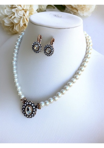 Kristal Oval Taşlı İnci Kolye Ve Küpe Seti Beyaz