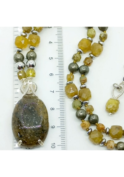 2835 Güneş Taşı Pirit Yeşil Garnet Kuvars Hematit Çelik Aparatlı El Yapımı Düğümlü Kolye Çok renkli
