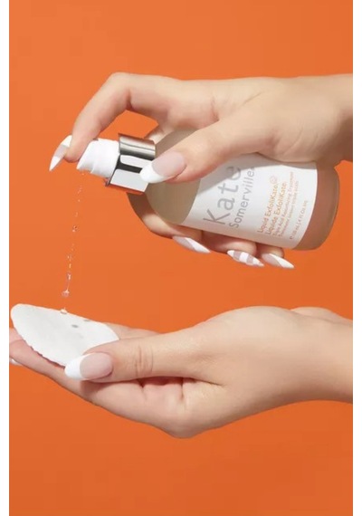 Kate Somerville Liquid Exfolikate Triple Acid Resurfacing 120ml, 2 Dakika Yüz Bakımı İle Parlak Ve Pürüzsüz Cilt