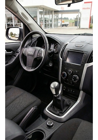 Isuzu D-max Vites Topuzu 5 İleri Gri Şemalı Sıyah
