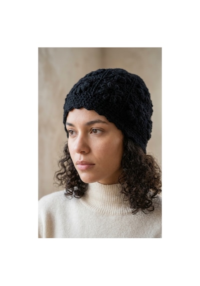Emybox El Örgüsü Siyah Kadın Bere Tığ İşi Çiçek Motifli Bohem Kışlık Şapka - Vintage Stil Yumuşak Örgü Bere Modeli