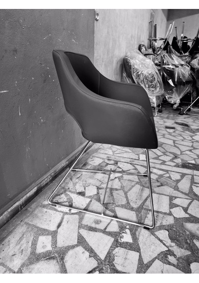 Bintaşmobilya Viva Antrasit Gri Deri Rahat Ofis Bekleme Sandalye Modeli
