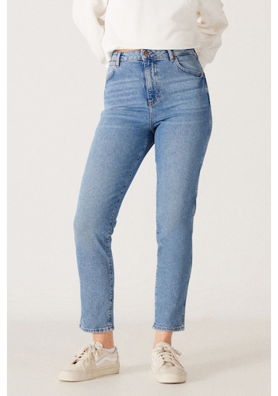 Wrangler Yüksek Bel Dar Paça Esnek Mavi Kadın Mom Jean Denim Kot Pantolon W246016404 Açık Mavi