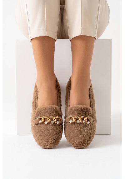Nmoda Kadın Peluş Panduf Gold Zincir Taşlı Aksesuarlı Kapalı Loafer Yumuşak Tabanlı Kışlık Rahat Babet Vizon