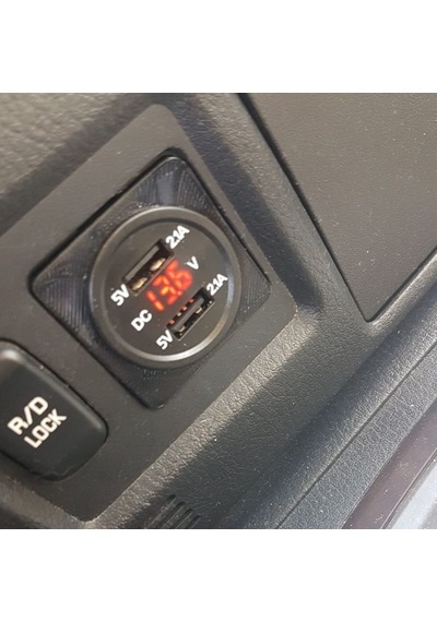 2009 Mitsubishi Pajero 12v Priz