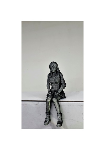 Oturan Final Fantasy Tifa Figür 10 Cm