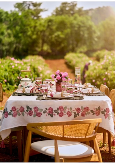 Bella Maison Rose Baskılı Masa Örtüsü Krem 150x250 Cm Krem